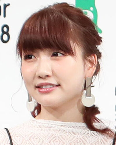 あいのり桃、年下夫&長男と加工無し家族ショット公開「美男美女」「ノー加工でもお肌綺麗」の声(スポーツ報知)