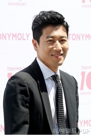 【公式】「Sechs Kies」チャン・スウォン、来月14日結婚へ…お相手は1歳年上のスタイリスト(WoW!Korea)