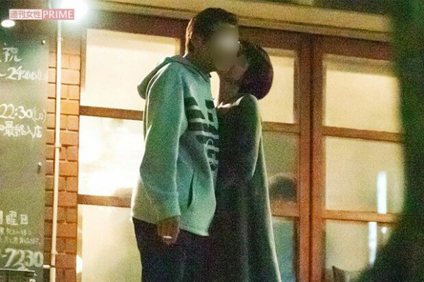 飯島直子に離婚を決意させた「夫の路チュー写真」と、不倫相手女優の“その後”(週刊女性PRIME)