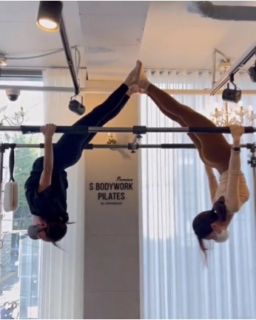 女優チョン・へビン、ピラティスで並外れた柔軟性をアピール…「ぶら下がるのは自信あります」(WoW!Korea)