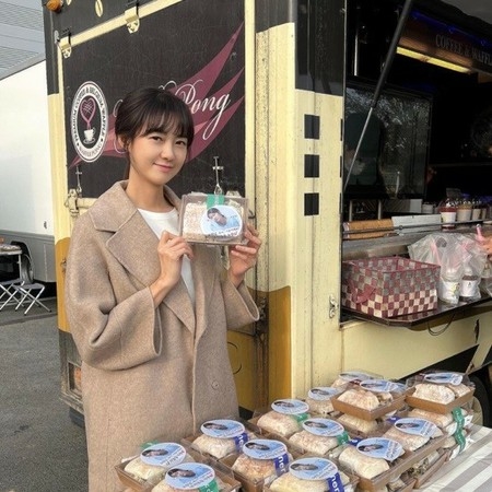 イ・ヨウォン、コーヒーカーのプレゼント…感謝を込めたワンカット(WoW!Korea)