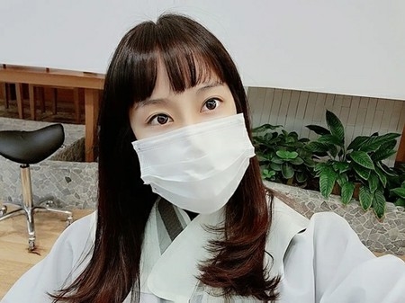 元Jewelryチョ・ミナ、顔がこんなに小さかったの？「マスクが本当に大きい」(WoW!Korea)