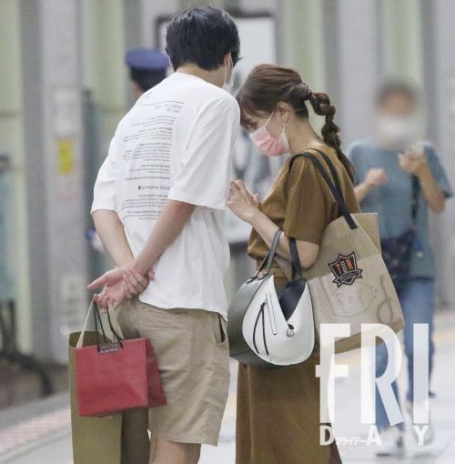 テレ朝三谷紬アナ「涙の番組卒業当日」もイケメンの彼がお迎え(FRIDAY)