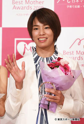 １児の母・松本薫さん　満員電車で野獣に変身「席取り頑張ってます」（東スポWeb）