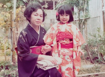 「お母さん」は祖母だった　岡本真夜が毎月、花を贈る理由（BuzzFeed Japan）