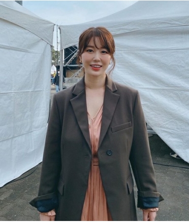 「1か月で-6kg」歌手ナビ、ワンピースもぴったり…「少しずつ日常に戻っているようです」(WoW!Korea)