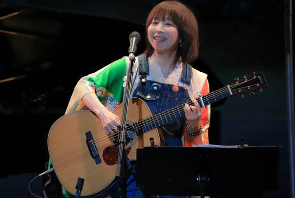 イルカさん「なごり雪」プロデュースした夫との運命的な出会いを語る(日刊ゲンダイDIGITAL)