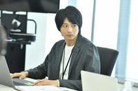 セクハラ・パワハラ問題に“秘策”を繰り出す向井理に絶賛の声集中！「わたし、定時で帰ります。」（cinemacafe.net）