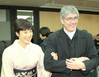 寺島しのぶ、父・菊五郎を落とした夫・ローラン氏の口説き文句を明かす（スポーツ報知）