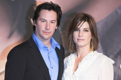 キアヌ・リーヴス、サンドラ・ブロックと25年前に両思いだった…ことに今気が付く！（シネマトゥデイ）