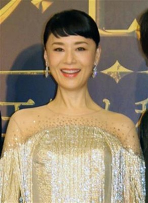 若々しさと潔さ…大地真央“女王の風格”　舞台「クイーン・エリザベス－輝ける王冠と秘められし愛－」（夕刊フジ）