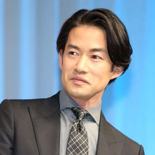 竹野内豊が片瀬那奈に続き研音を退所…「すわ結婚か？」とファンがザワつく(日刊ゲンダイDIGITAL)