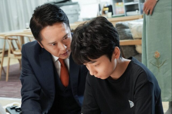 「二月の勝者」“モラハラ教育父”金子貴俊の演技に反響 「強烈な毒親ぶりにおびえた」「子どもに悪影響しかない」(エンタメOVO)