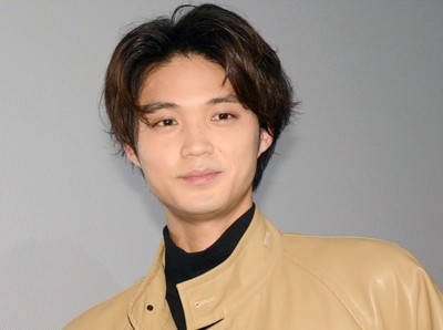破壊力すご！磯村勇斗の“あ～ん映像”にキュン死続出（シネマトゥデイ）