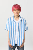 瀬戸利樹もピンク髪！仲間由紀恵に「甘えたいな」 ドラマ「偽装不倫」新キャスト（cinemacafe.net）