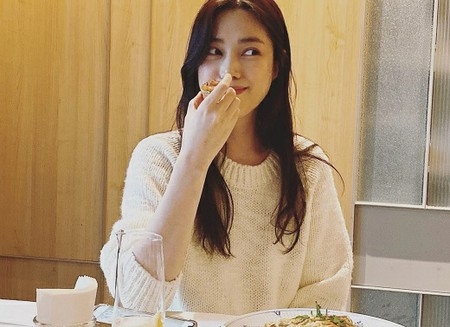 ”ミスラ(EPIK HIGH）妻”クォン・ダヒョン、ソ・ヒョリムと親友？「ヒョリムから勧められた料理クラス」(WoW!Korea)