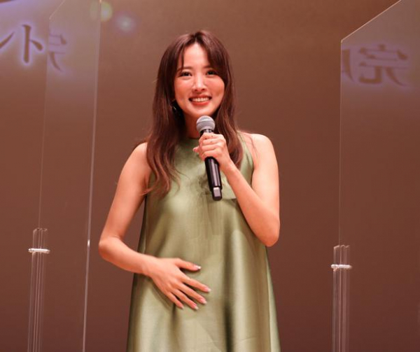 夏菜、早くも母の顔　おなかに手を添え妊娠後の変化を明かす「悩んでいるお母さんがいたらそばに寄り添いたい」(WEBザテレビジョン)