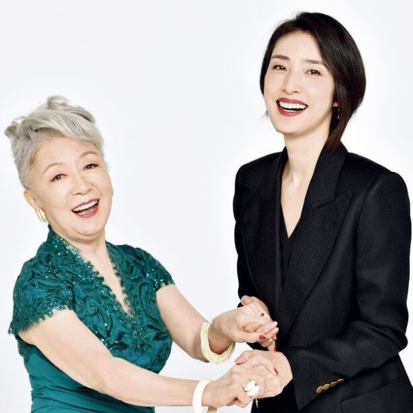 天海祐希「生活こぢんまり」草笛光子「貯まったことない」意外なお金の遣い道(婦人画報)