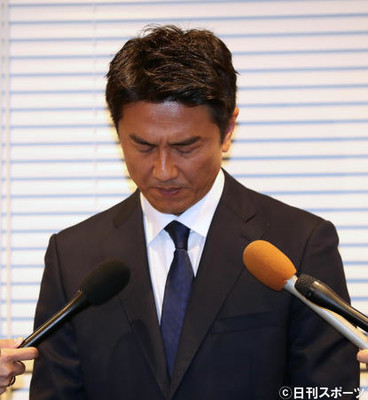 釈明会見で丸裸の原田龍二、一部番組は出演中止に（日刊スポーツ）