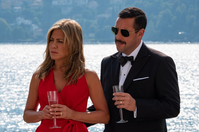 アダム・サンドラーの推理コメディ「マーダー・ミステリー」配信、忽那汐里も出演（映画ナタリー）