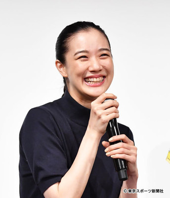 電撃婚！山里と蒼井優の共通点は“アンジュルム愛”（東スポWeb）