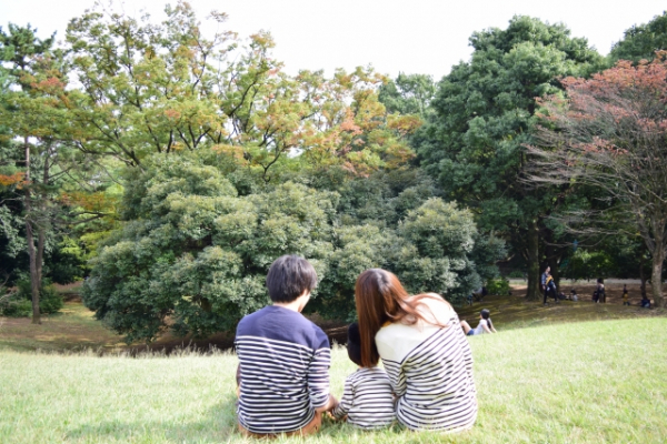 「ペアルックが似合いそうなアニメキャラ夫婦」ランキング！　2位は「野原ひろし・野原みさえ（クレヨンしんちゃん）」(ねとらぼ)