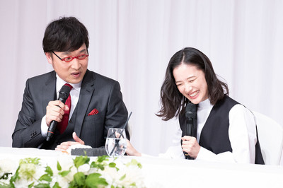 「僕と付き合ってみます？と聞きました」「はい、って言いました」山里亮太&蒼井優が笑顔あふれる結婚報告会見（AbemaTIMES）