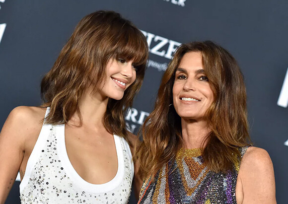 美しすぎる母娘! シンディ・クロフォードとカイア・ガーバー、レッドカーペットで“キラキラ”の共演(フィガロジャポン)