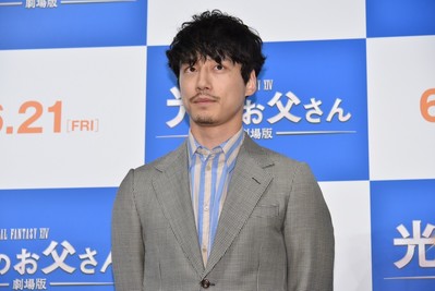 坂口健太郎、吉田鋼太郎から「意外と社交的じゃない」と言われてしまう（AbemaTIMES）