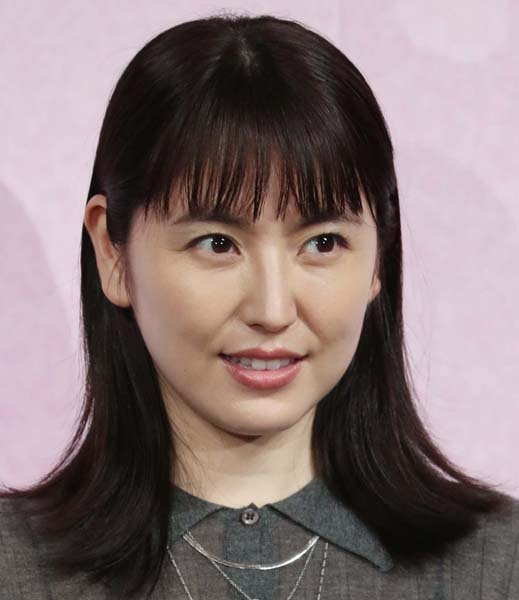 長澤まさみは18年連続で…2023年「東宝カレンダー」の表紙は上白石萌音か浜辺美波か(日刊ゲンダイDIGITAL)