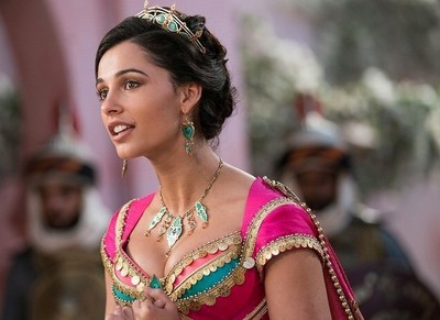 ジャスミンが“心の声”を叫ぶ！　実写版「アラジン」新曲歌唱シーン公開（映画.com）