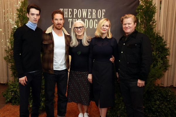 「パワー・オブ・ザ・ドッグ」カンバーバッチらがコロナ禍での製作で体得した連帯感(映画.com)