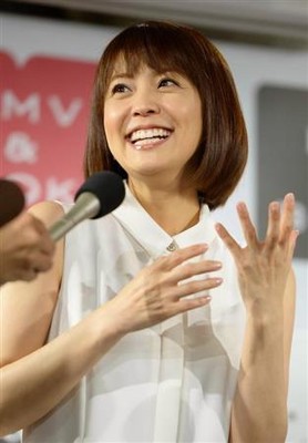 小林麻耶“変心の真意”は内助の功！？　引退撤回どころか夫と事務所入り…（夕刊フジ）