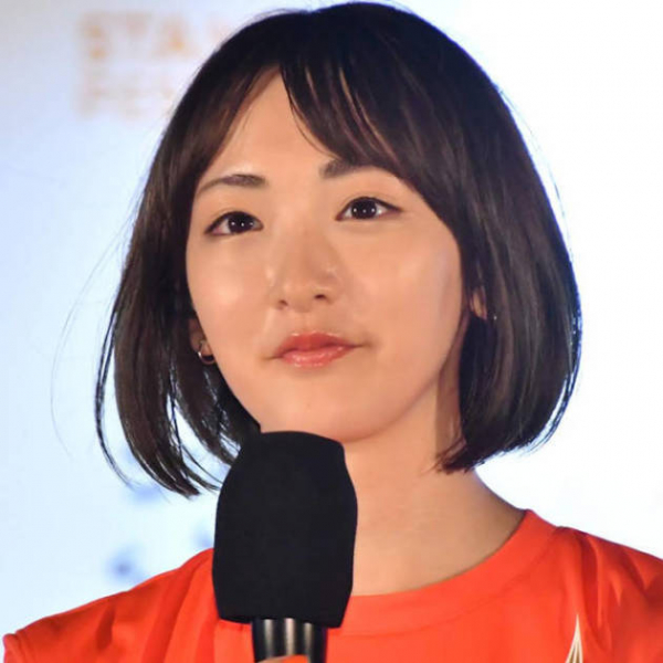 生駒里奈、乃木坂46“初代センター”から“女優”に成長した卒業後の歩み(E-TALENTBANK)