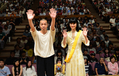 橋本愛＆峯田和伸「いだてん」イベントで“夫婦仲良しトーク”峯田「僕たちは役に恵まれた」（スポニチアネックス）