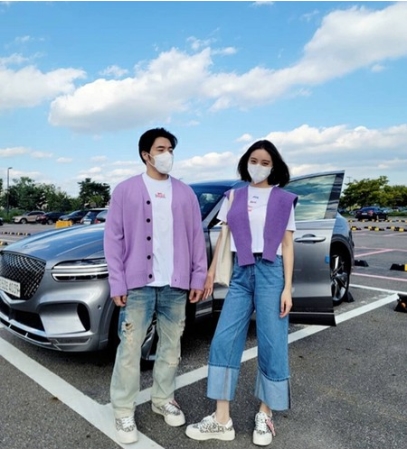 妊娠中のヘリム（元Wonder Girls）、夫シン・ミンチョルと紫色のペアルック「お腹が出る前」(WoW!Korea)