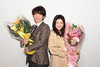 吉高由里子、“上司”ユースケ・サンタマリアとクランクアップ！ 「幸せでした」（cinemacafe.net）