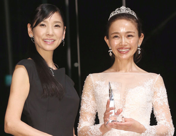 黒木瞳が「美魔女のレジェンド」と称されるゆえん 私生活は明かさず“秘すれば花”(日刊ゲンダイDIGITAL)