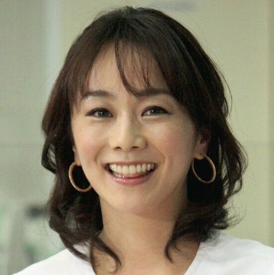 木佐彩子アナ「最愛のばばとのお別れ」20歳長男&そっくり母との思い出ショット公開(スポーツ報知)