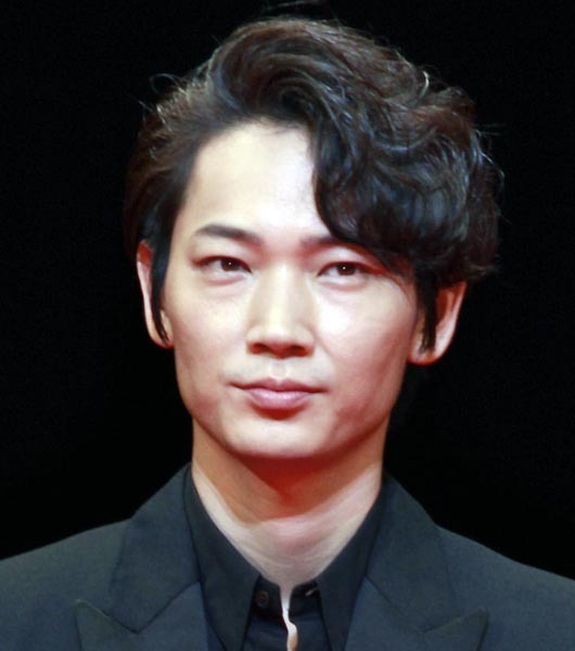 綾野剛はやはりハードボイルドが似合う!「アバランチ」も「MIU404」と並ぶハマり役(碓井広義)(日刊ゲンダイDIGITAL)