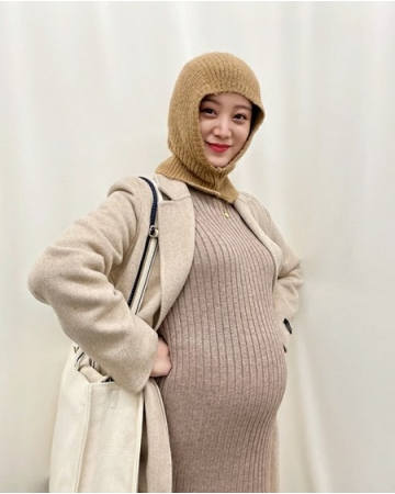 ヘリム（元Wonder Girls）、ラブリーなマタニティウェアでDラインを披露(WoW!Korea)