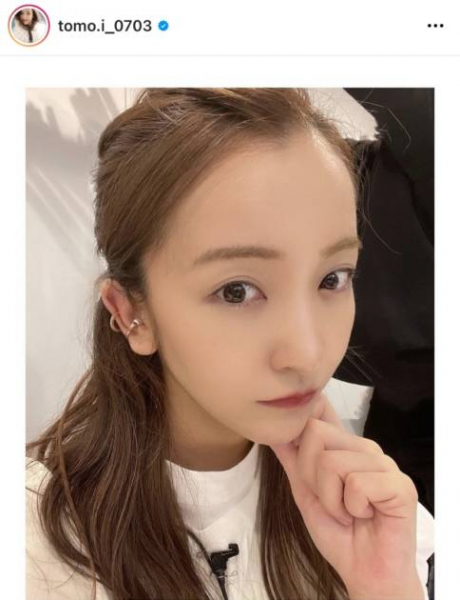 板野友美、美肌のアップSHOT公開&“ママになって2ヶ月”の心境「24時間気を抜けない?お仕事」(E-TALENTBANK)