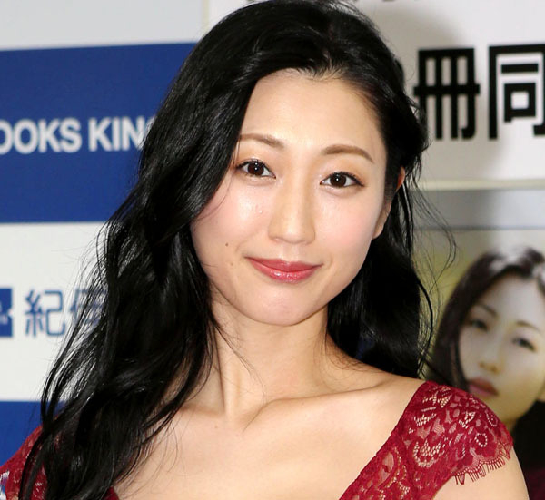 壇蜜、橋本マナミ以降のグラビア・写真集は「30代熟女系」人気へと進化した(日刊ゲンダイDIGITAL)