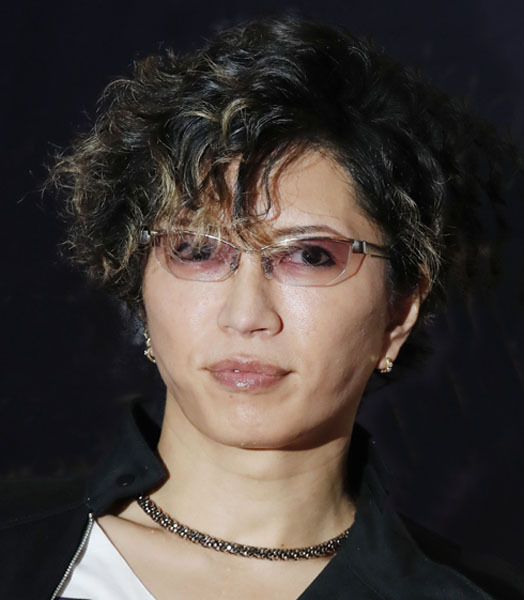 GACKT病気療養中に「格付け」降板と重なった不倫報道…“お茶の間人気”と背中合わせの危うさ(日刊ゲンダイDIGITAL)