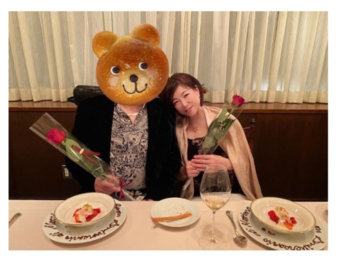 堀ちえみ、結婚10周年に夫からティファニーのダイヤリング 相手にはヴィトンのジュエリーで「振り返れば心配かけてばかり」(ねとらぼ)