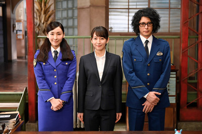 吉岡里帆が「時効警察」新作に新人刑事役で出演、決めゼリフは「ガンバリマス！」（映画ナタリー）