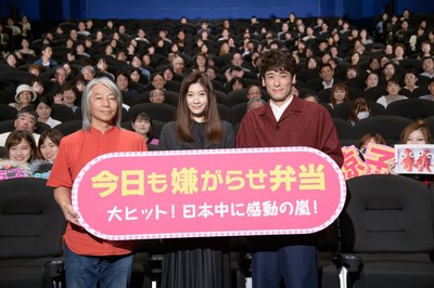 篠原涼子、ニキビ肌が改善した美容法を告白「20代中頃からずっと…」（AbemaTIMES）