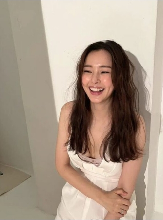 女優イ・ハニ、“結婚”の翌日にも仕事に集中…「いい演技・活動でお返しします」(WoW!Korea)