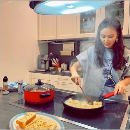 女優コ・ソヨン、料理実力もトップスター級のクリスマスディナー(WoW!Korea)