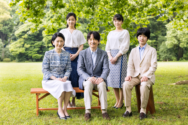 2021年の皇室「眞子さんの結婚に揺れた秋篠宮家の長い1年」(webマガジン mi-mollet)